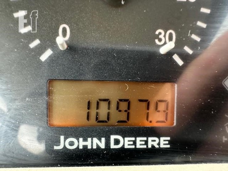 2011-john-deere-4720-image-37