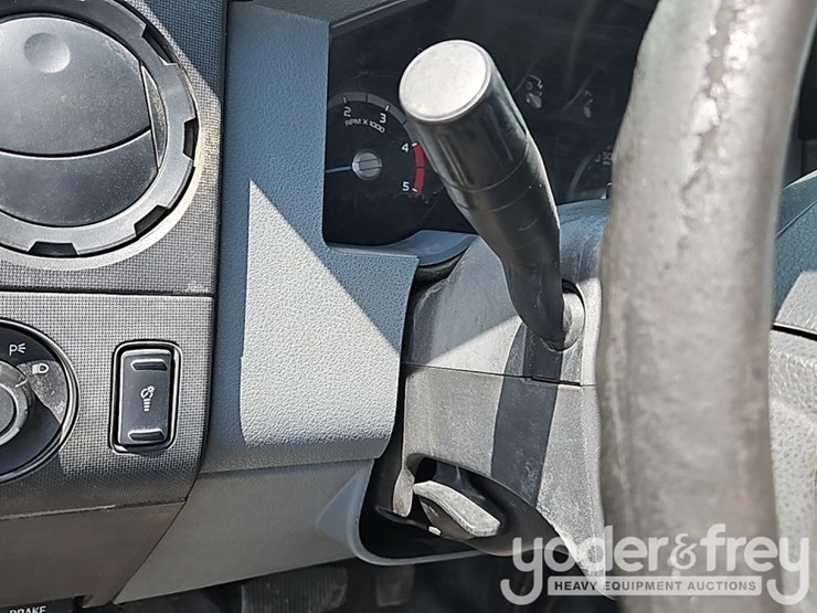 2015-ford-f550-image-35