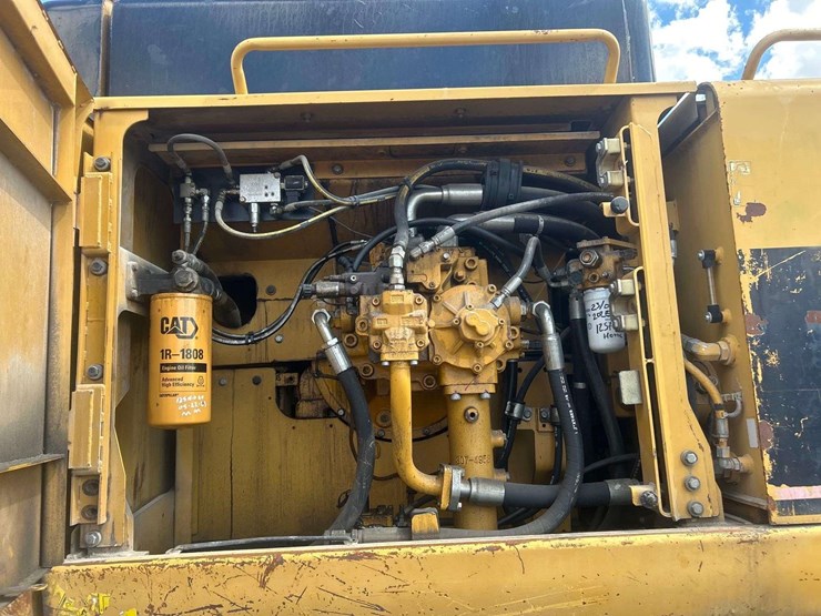 2008-caterpillar-345d-image-8