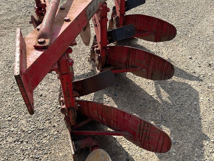 massey-ferguson-82-image-5