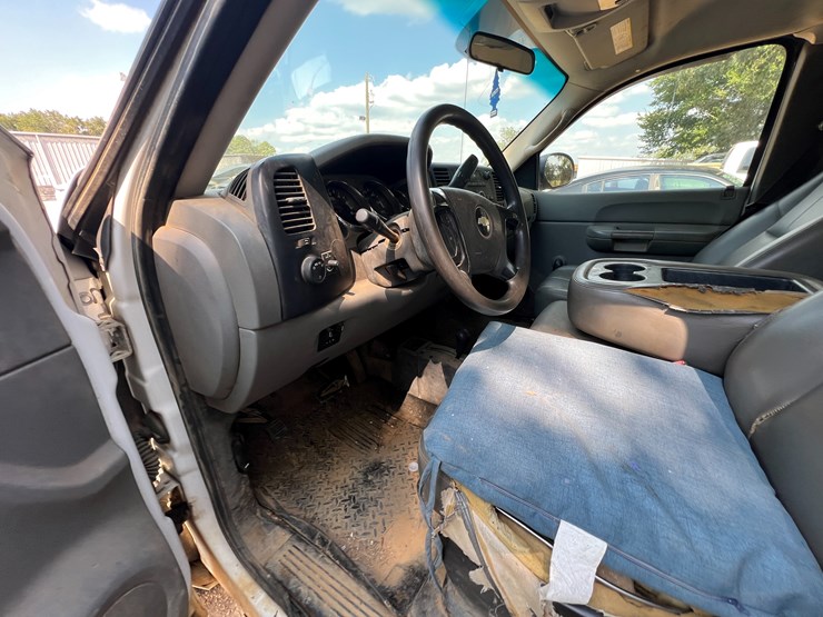 2009-chevrolet-2500-image-39