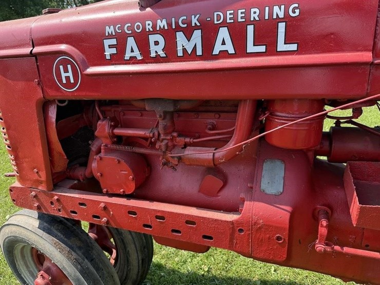 farmall-h-tractor-image-8