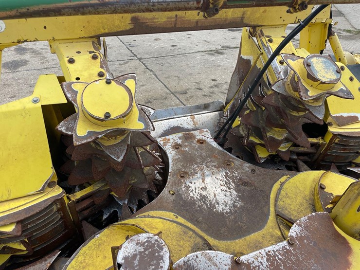 john-deere-688-image-17