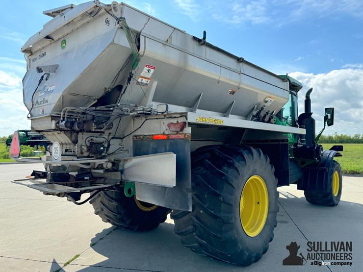 2022-john-deere-800r-image-5