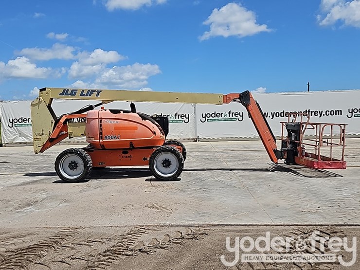2017-jlg-600aj-image-5