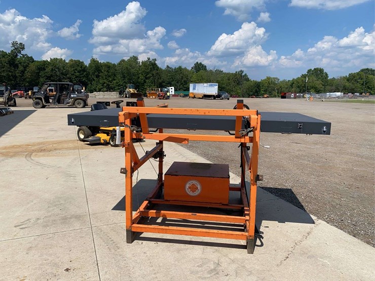 smc4000-truck-mounted-message-board-image-5