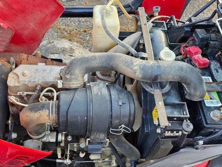 2017-massey-ferguson-gc1705-image-28