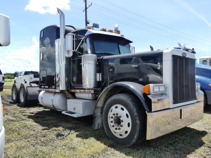 2002-peterbilt-379-image-2
