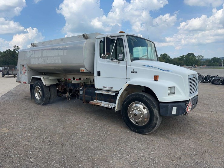 freightliner-fl70-image-2