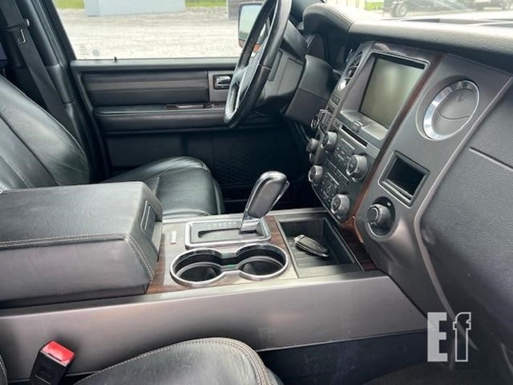 2015-ford-expedition-platinum-image-20