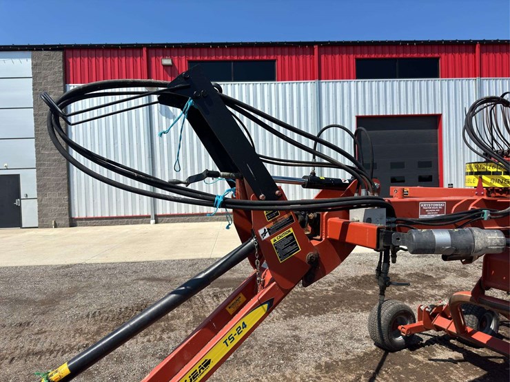 pequa-double-basket-rotary-rake-image-11