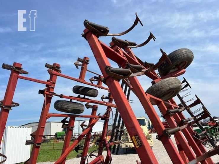 case-ih-4300-image-34