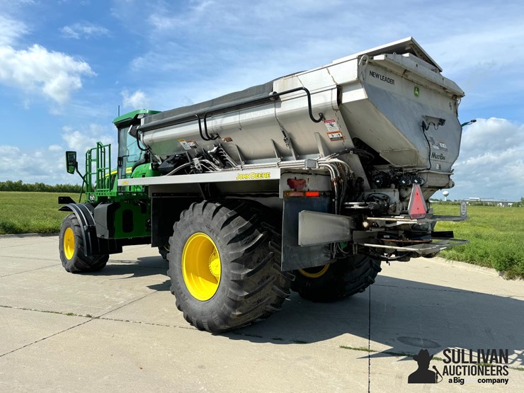 2022-john-deere-800r-image-7