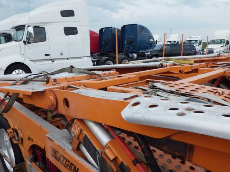 2020-freightliner-114sd-image-9