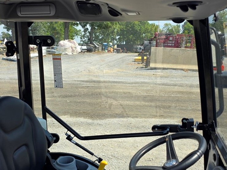 2021-new-holland-workmaster-25s-image-36