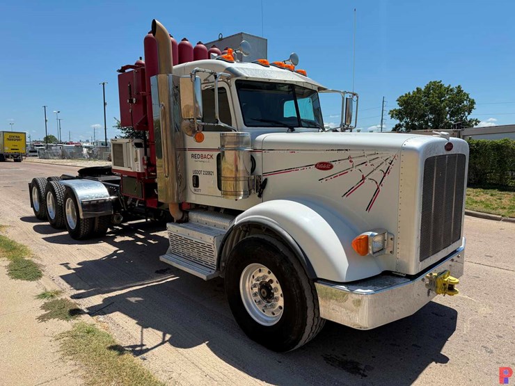 2015-peterbilt-367-image-2