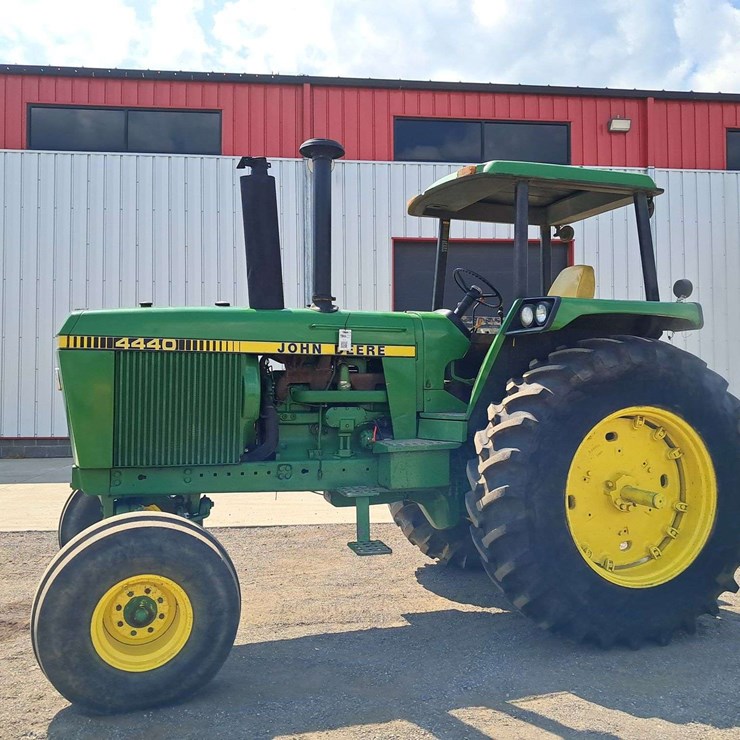 JOHN DEERE 4440
