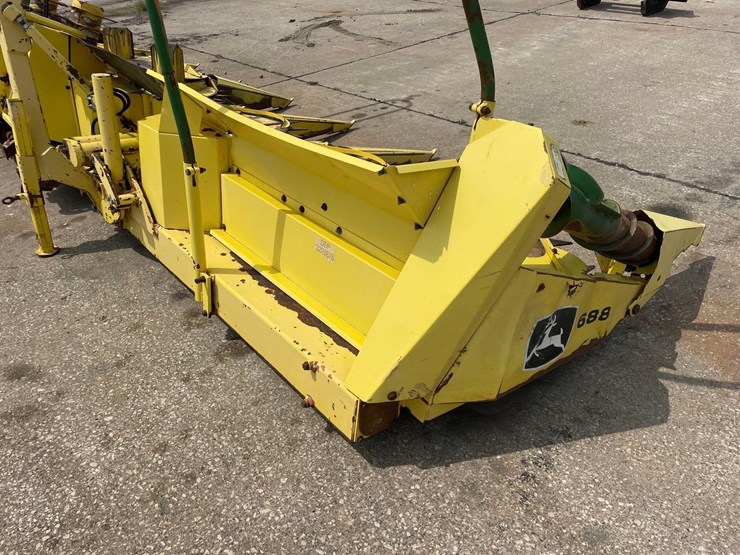 john-deere-688-image-29