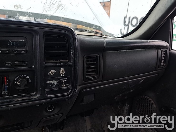 2007-chevrolet-3500-image-36