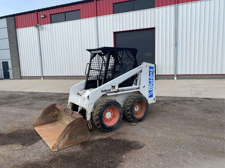bobcat-743b-image-1