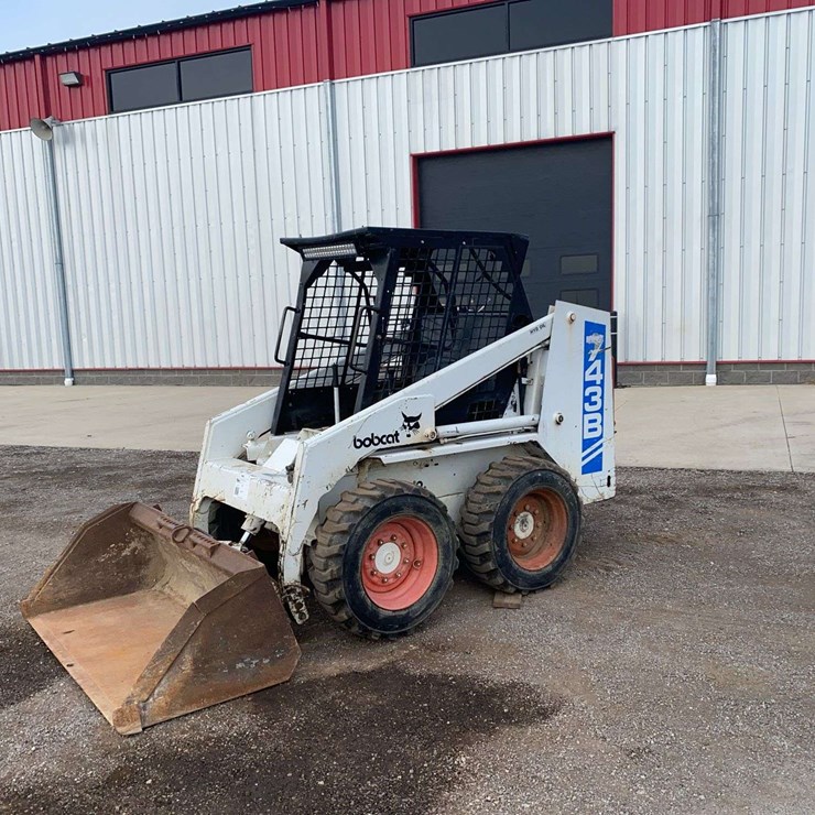 BOBCAT 743B