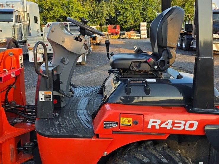 2023-kubota-r430-image-21