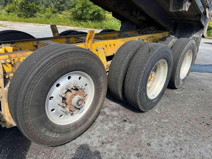 2016-peterbilt-567-image-29