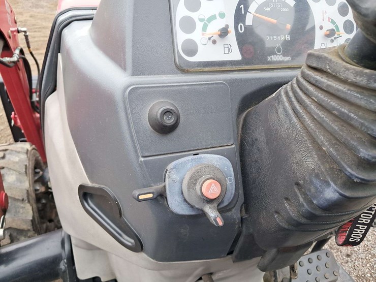 2022-mahindra-max25xlh-4wd-tractor-image-18