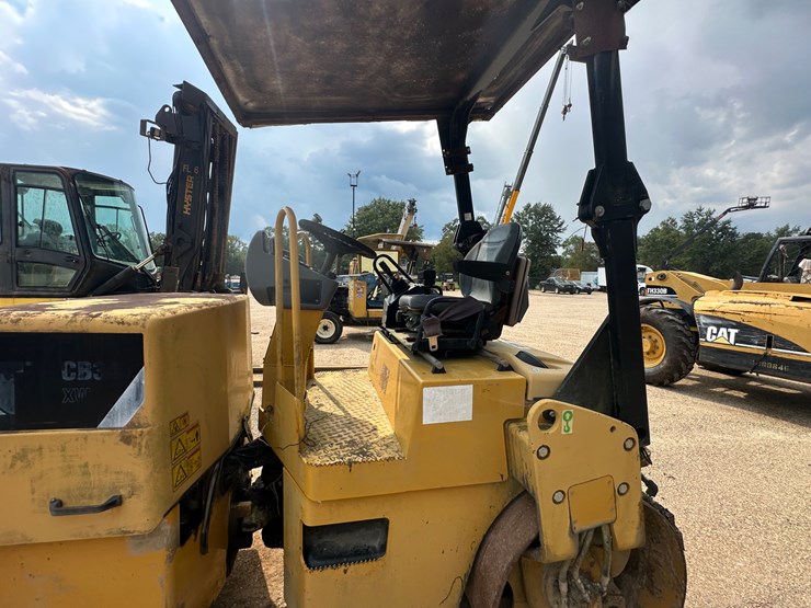 caterpillar-cb34xw-image-21