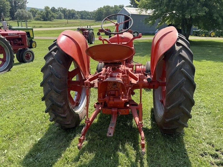 case-dc-4-tractor-image-5