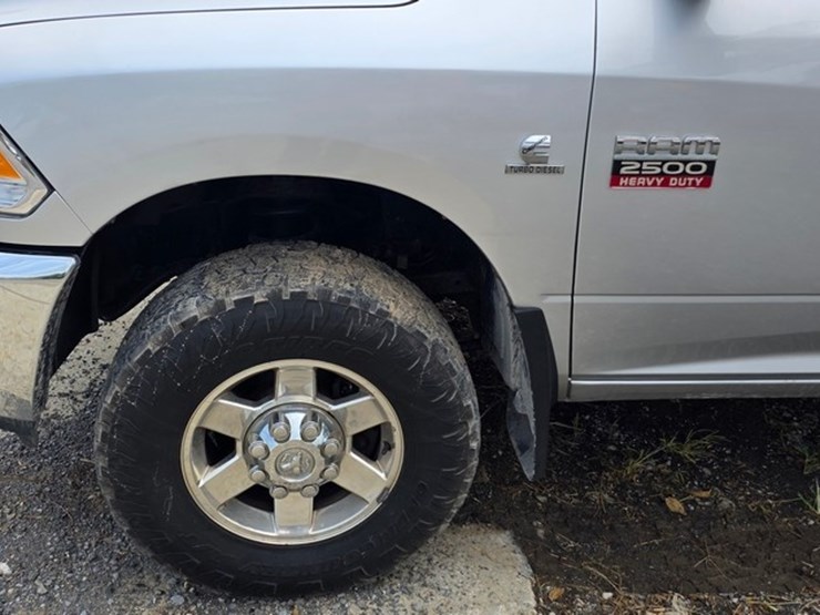 2011-dodge-2500-image-8