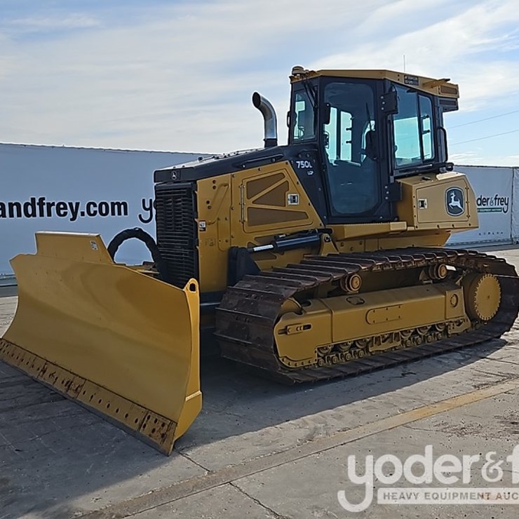 2022 DEERE 750L
