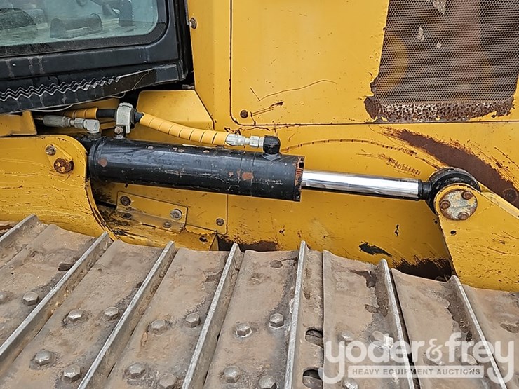2016-caterpillar-d6k2-lgp-image-14