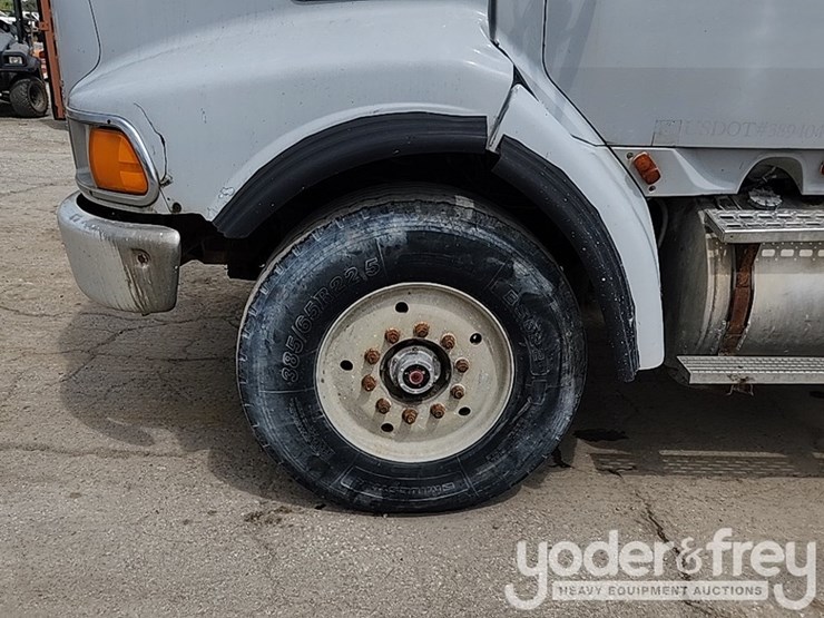 1998-ford-l9000-image-12