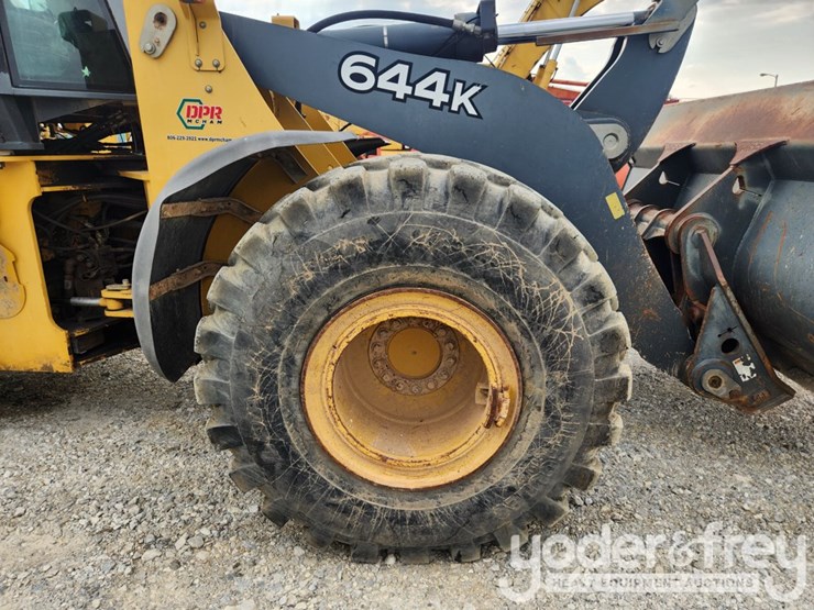 2010-deere-644k-image-12