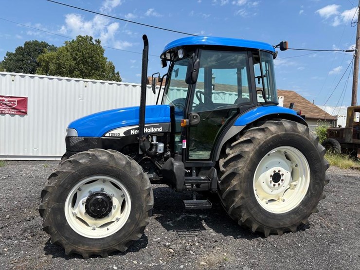2006-new-holland-td95d-image-2
