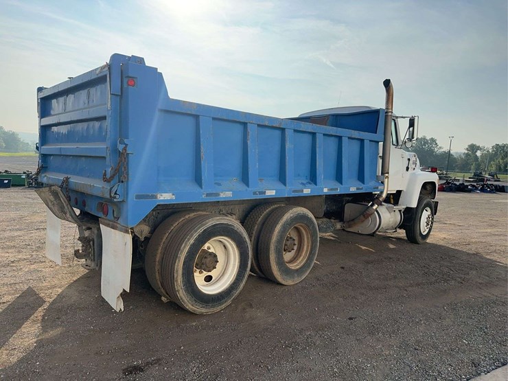 1982-ford-lt9000-image-3