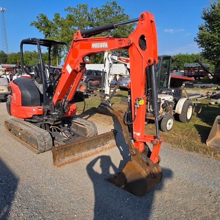 KUBOTA KX033-4