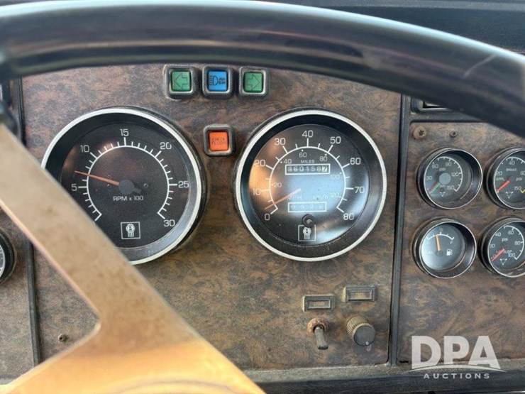 1998-kenworth-t800-image-7