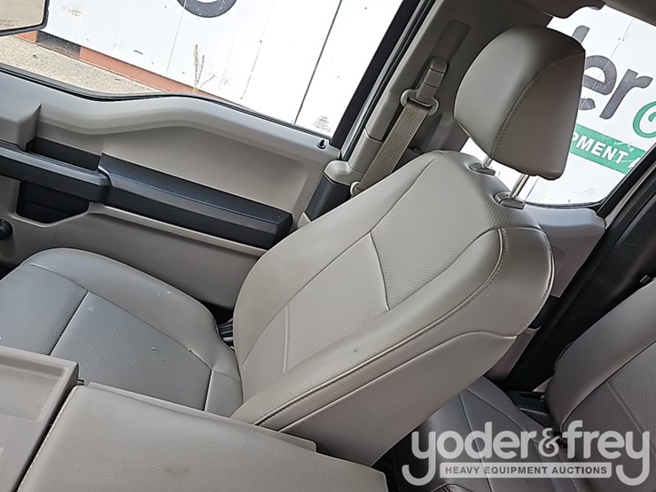 2016-ford-f150-image-25