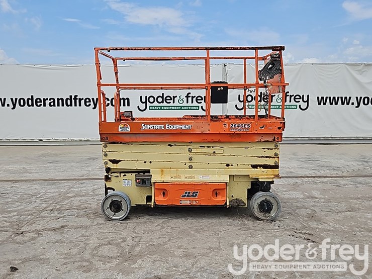 2015-jlg-2646es-image-2