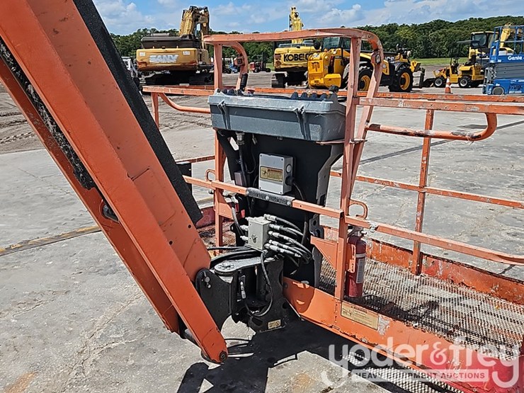 2017-jlg-600aj-image-11