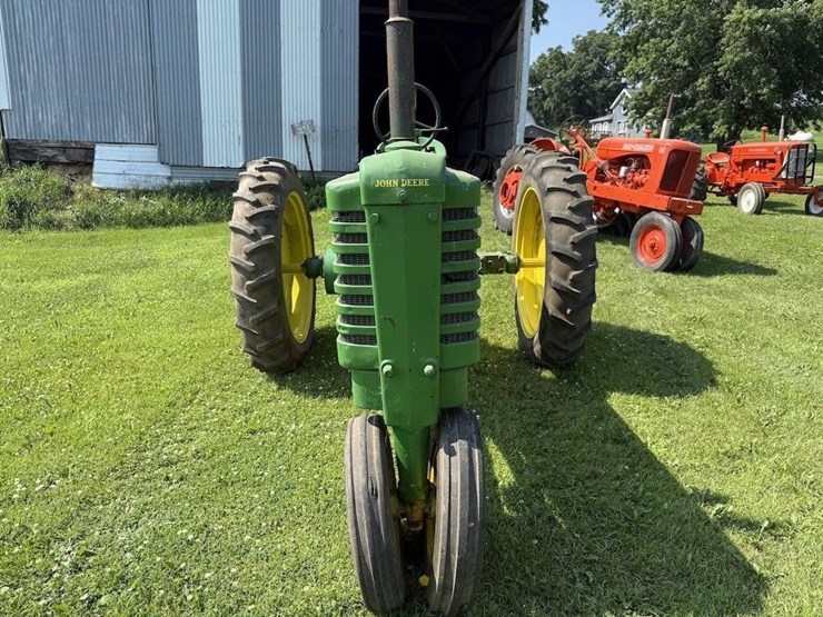 john-deere-b-image-2