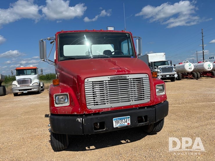 1995-freightliner-fl80-image-25