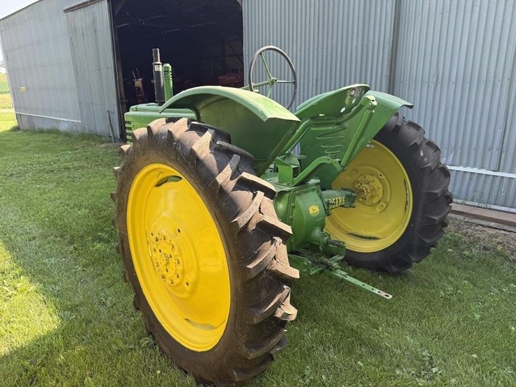john-deere-b-image-6