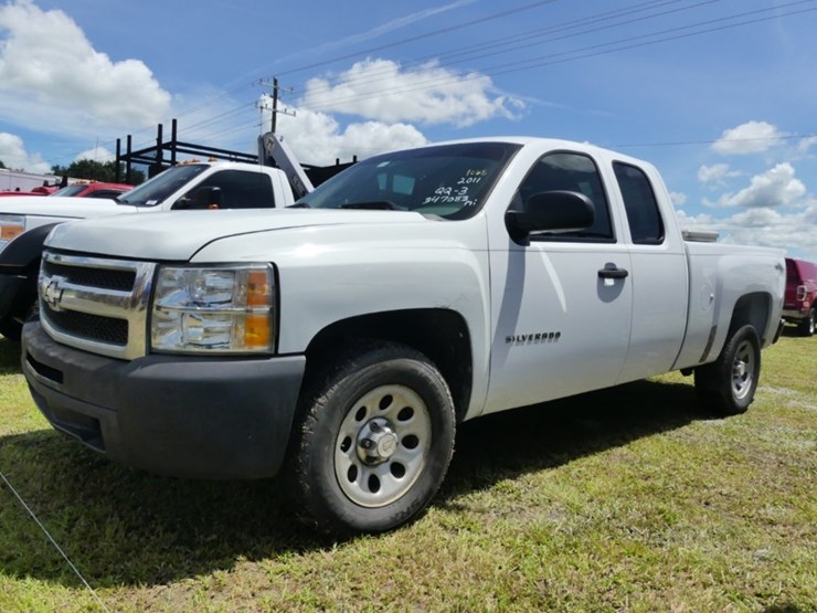2011-chevrolet-silverado-image-1