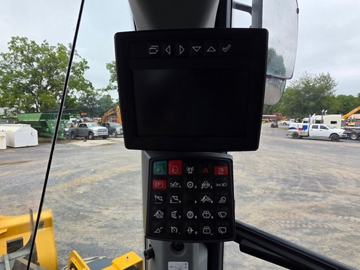 2021-deere-524l-image-71