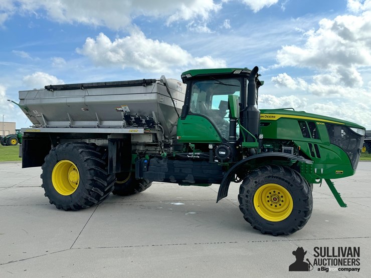 2022-john-deere-800r-image-4