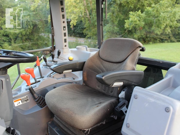 2012-kubota-m5-111-image-11