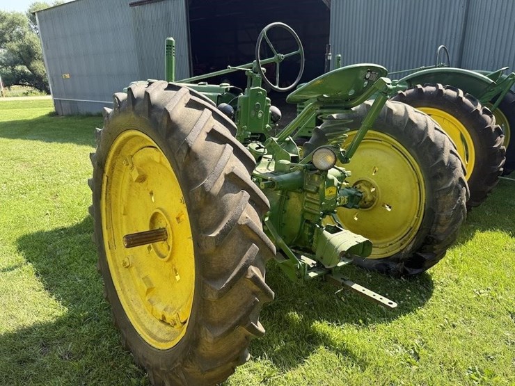 john-deere-b-image-3